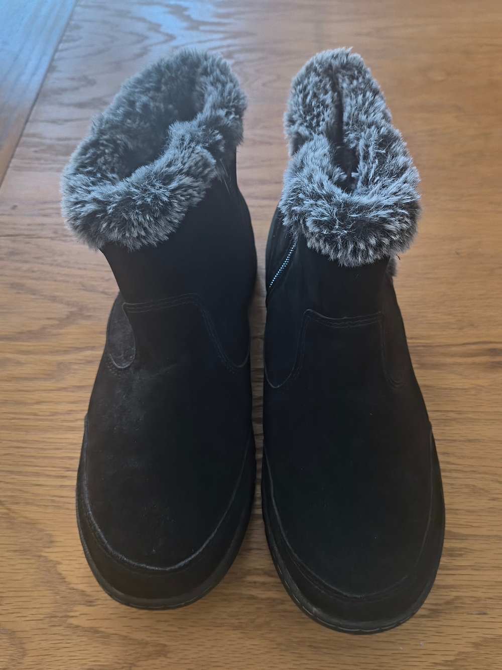 Khombu Black Winter Ankle Boots with Gray Faux-Fur Cuffs